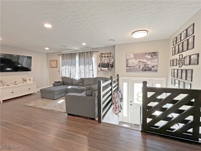 3335 Valley Forge Drive, Brunswick, OH 44212