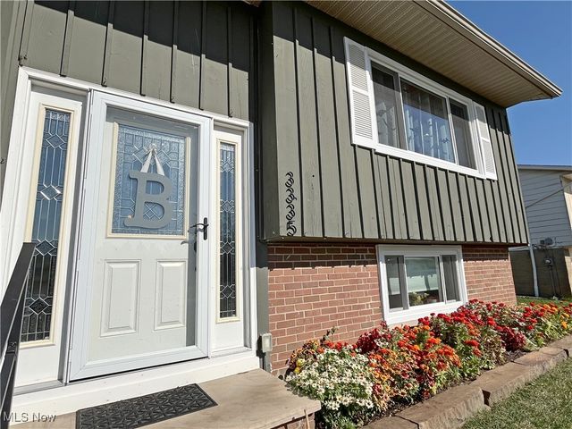 3335 Valley Forge Drive, Brunswick, OH 44212