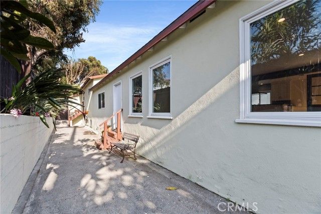 2616 N Poinsettia, Manhattan Beach, CA 90266