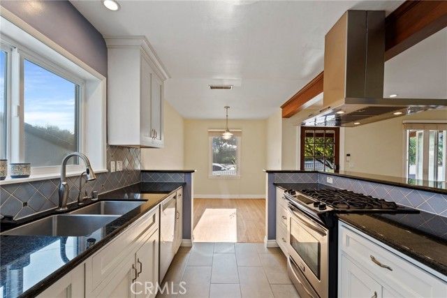 2616 N Poinsettia, Manhattan Beach, CA 90266