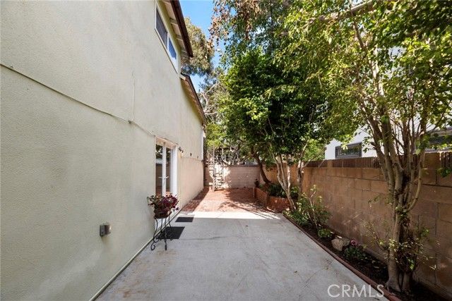 2616 N Poinsettia, Manhattan Beach, CA 90266