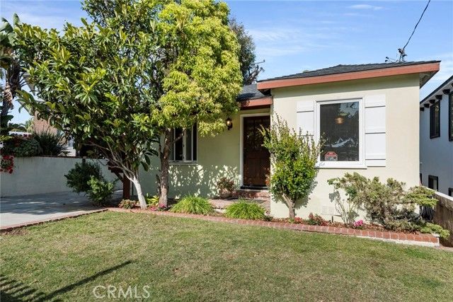 2616 N Poinsettia, Manhattan Beach, CA 90266
