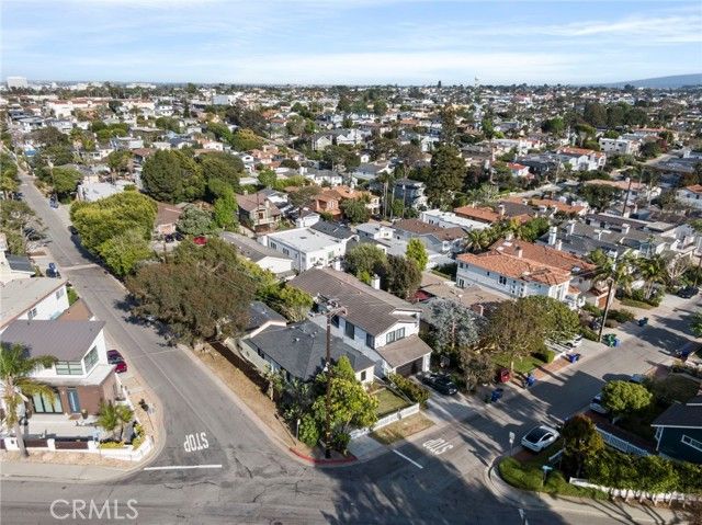 2616 N Poinsettia, Manhattan Beach, CA 90266