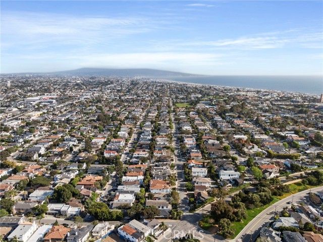 2616 N Poinsettia, Manhattan Beach, CA 90266