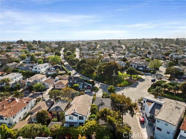 2616 N Poinsettia, Manhattan Beach, CA 90266