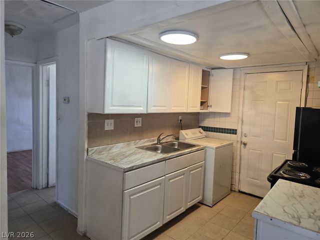 817 Duquesne Avenue, North Las Vegas, NV 89030