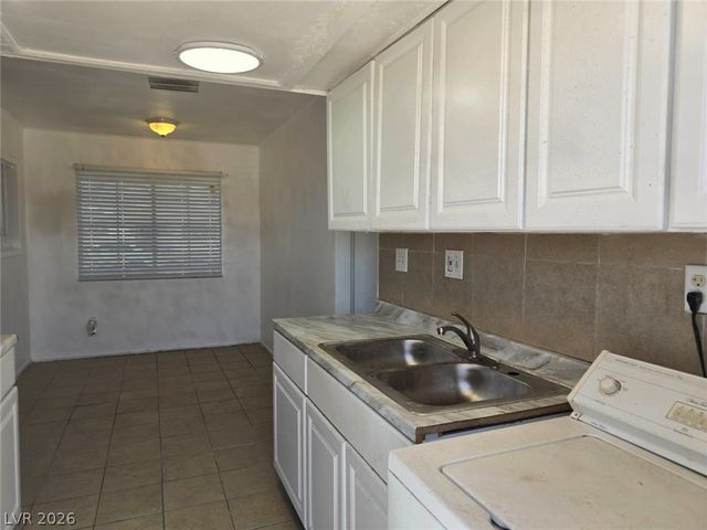 817 Duquesne Avenue, North Las Vegas, NV 89030
