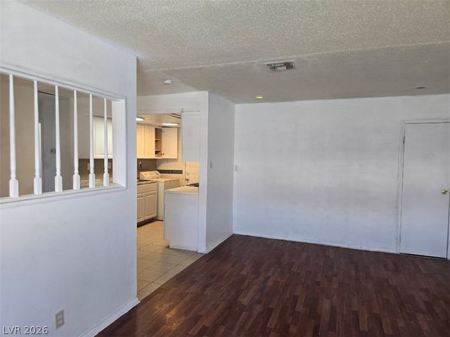 817 Duquesne Avenue, North Las Vegas, NV 89030