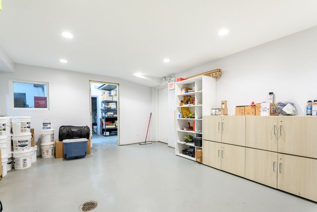 242 N Western Avenue, Chicago, IL 60612