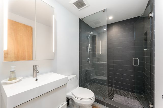 242 N Western Avenue, Chicago, IL 60612