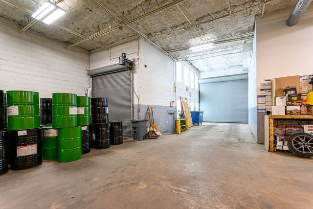 242 N Western Avenue, Chicago, IL 60612