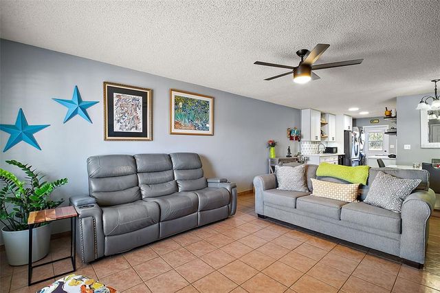 30215 TAVARES RIDGE BOULEVARD 11, Tavares, FL 32778