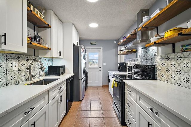 30215 TAVARES RIDGE BOULEVARD 11, Tavares, FL 32778