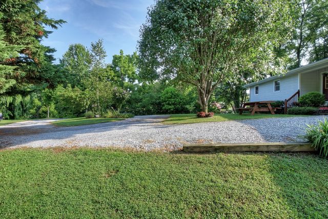 367 Toll Branch Road, Johnson City, TN 37601