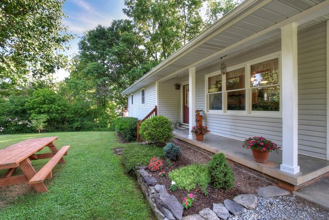 367 Toll Branch Road, Johnson City, TN 37601