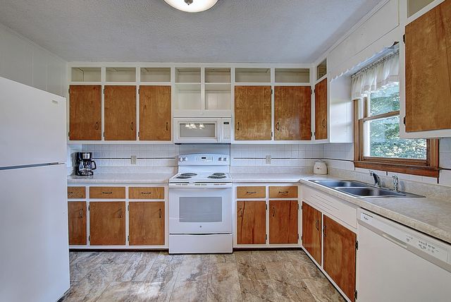 367 Toll Branch Road, Johnson City, TN 37601