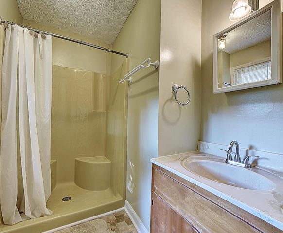 367 Toll Branch Road, Johnson City, TN 37601