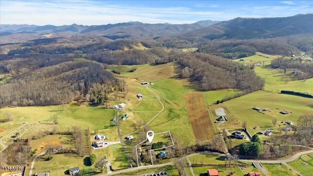 367 Toll Branch Road, Johnson City, TN 37601