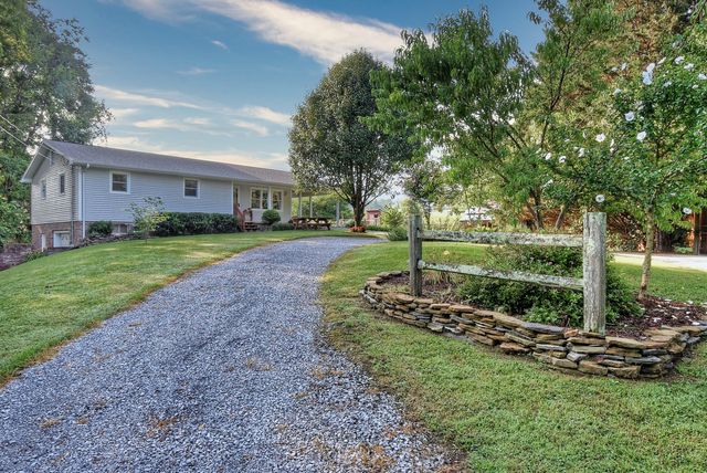 367 Toll Branch Road, Johnson City, TN 37601