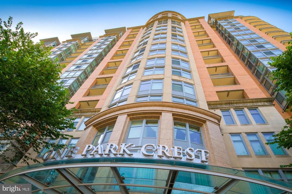 Image 1 of property listing at 8220 CRESTWOOD HEIGHTS DR #1215, Mclean, VA 22102