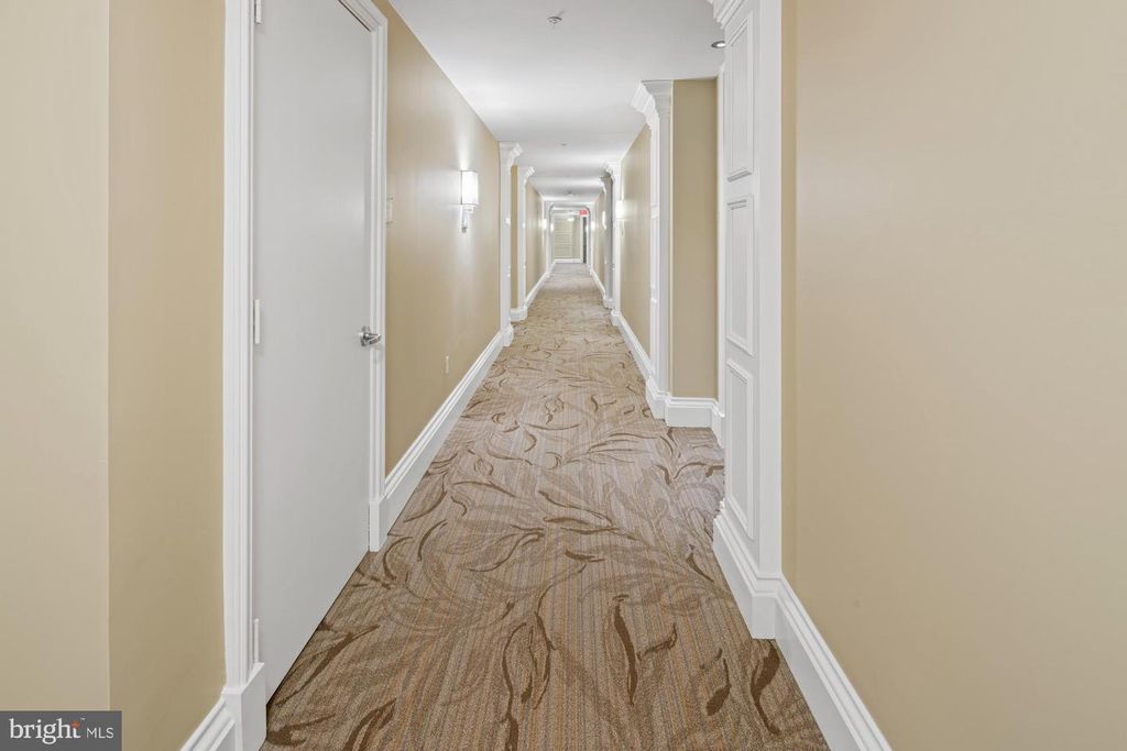Image 12 of property listing at 8220 CRESTWOOD HEIGHTS DR #1215, Mclean, VA 22102