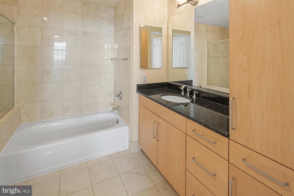 Image 23 of property listing at 8220 CRESTWOOD HEIGHTS DR #1215, Mclean, VA 22102