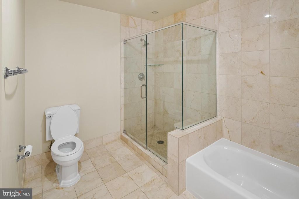 Image 24 of property listing at 8220 CRESTWOOD HEIGHTS DR #1215, Mclean, VA 22102