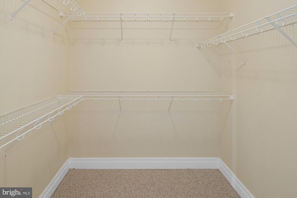 Image 28 of property listing at 8220 CRESTWOOD HEIGHTS DR #1215, Mclean, VA 22102