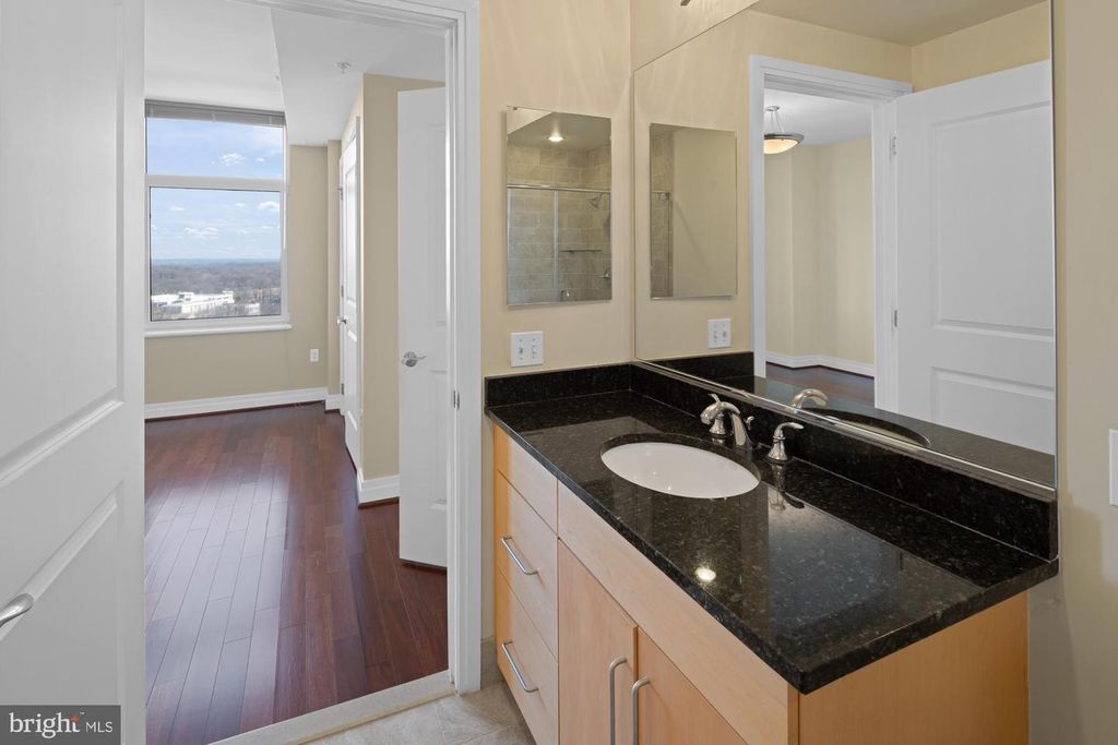 Image 35 of property listing at 8220 CRESTWOOD HEIGHTS DR #1215, Mclean, VA 22102
