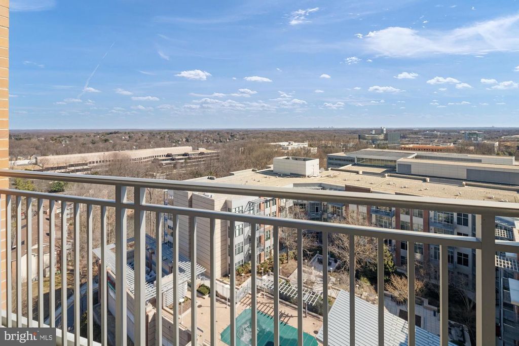 Image 38 of property listing at 8220 CRESTWOOD HEIGHTS DR #1215, Mclean, VA 22102