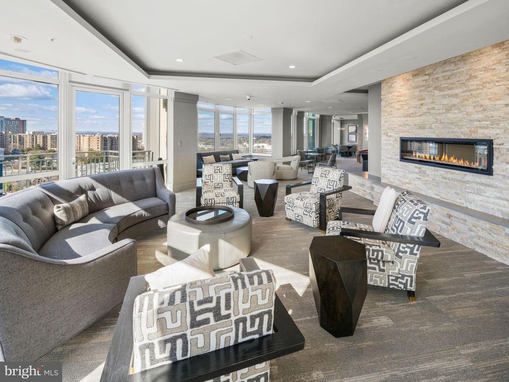 Image 45 of property listing at 8220 CRESTWOOD HEIGHTS DR #1215, Mclean, VA 22102