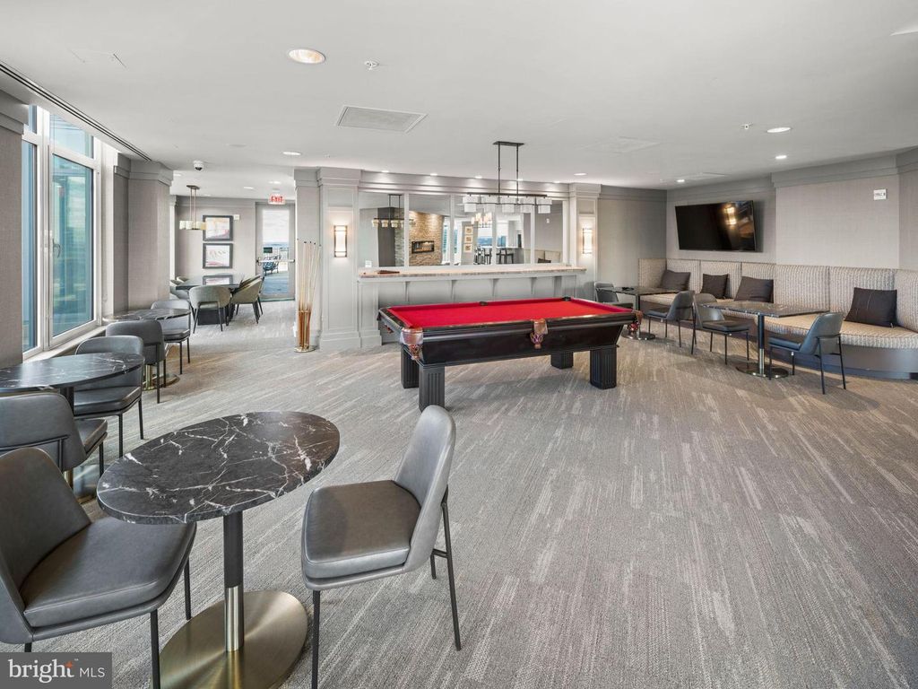 Image 48 of property listing at 8220 CRESTWOOD HEIGHTS DR #1215, Mclean, VA 22102