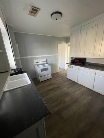 1102 S WESTERN Street, Amarillo, TX 79106