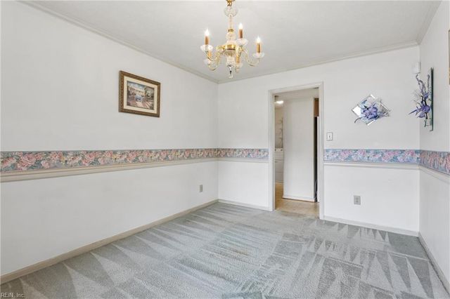 13 Wooded Hill DR, Hampton, VA 23669