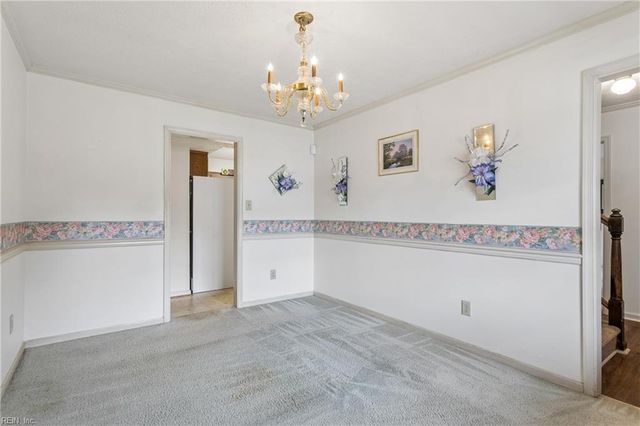 13 Wooded Hill DR, Hampton, VA 23669