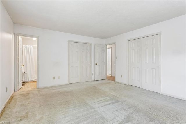 13 Wooded Hill DR, Hampton, VA 23669