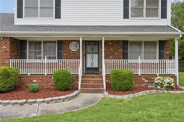 13 Wooded Hill DR, Hampton, VA 23669
