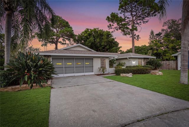 505 BAMBOO COURT, Tarpon Springs, FL 34689