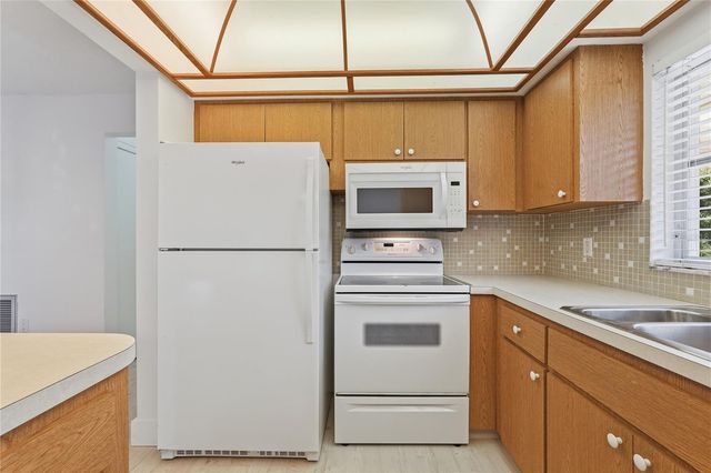 505 BAMBOO COURT, Tarpon Springs, FL 34689