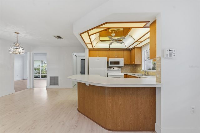 505 BAMBOO COURT, Tarpon Springs, FL 34689