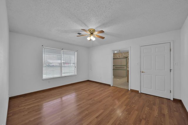 121 Magnolia Boulevard, New Caney, TX 77357