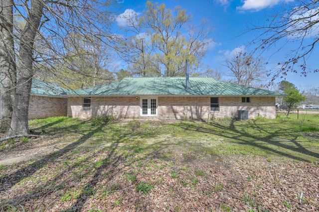 121 Magnolia Boulevard, New Caney, TX 77357
