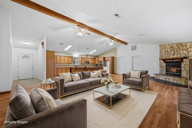 121 Magnolia Boulevard, New Caney, TX 77357