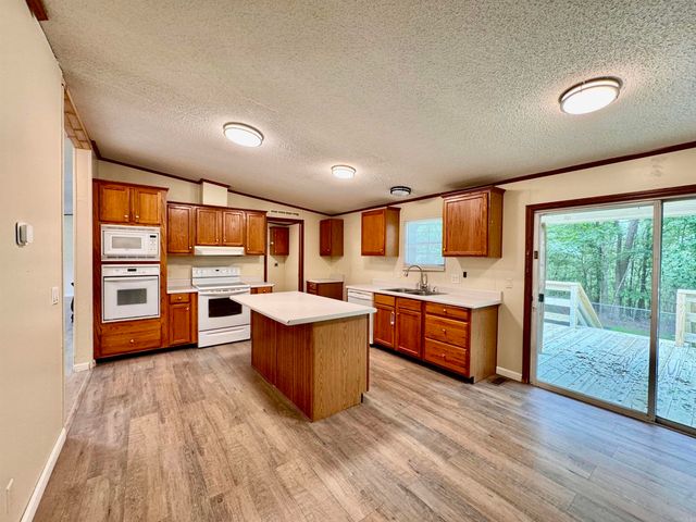 220 Mnt Tabor Street, Hot Springs, AR 71913