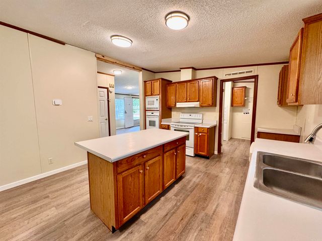 220 Mnt Tabor Street, Hot Springs, AR 71913
