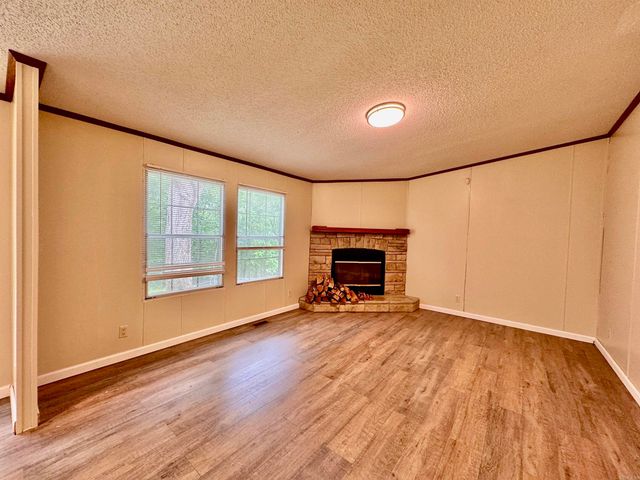 220 Mnt Tabor Street, Hot Springs, AR 71913