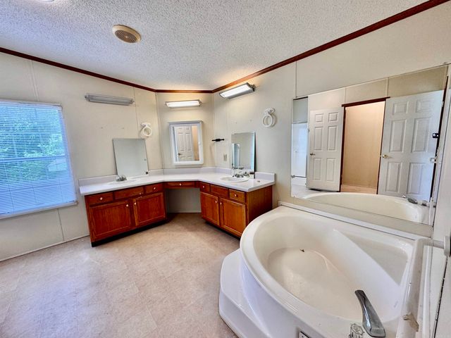 220 Mnt Tabor Street, Hot Springs, AR 71913