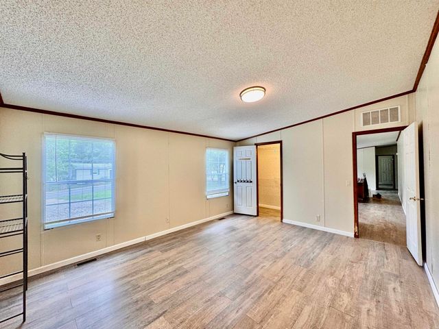 220 Mnt Tabor Street, Hot Springs, AR 71913