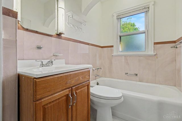 120 E Benson Street, Reading, OH 45215