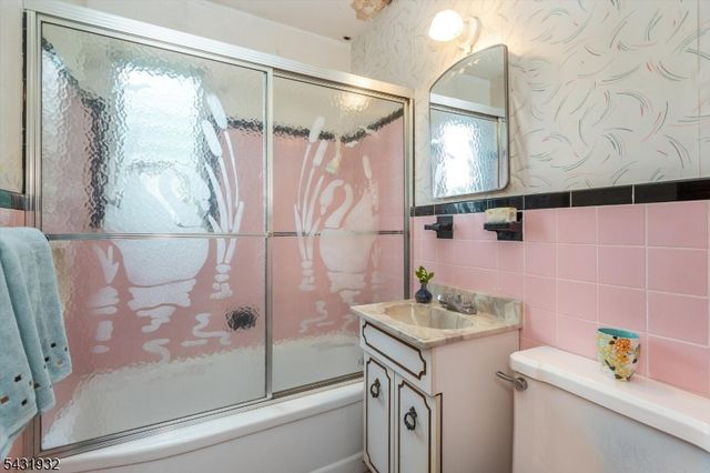 66 Coeyman Ave, Bloomfield Twp., NJ 07003